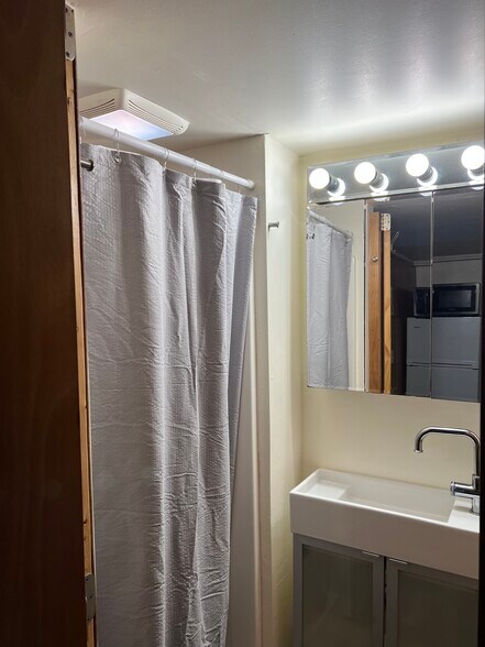 More Photos Of 221 E 56th St, Savannah Apartments For Sale