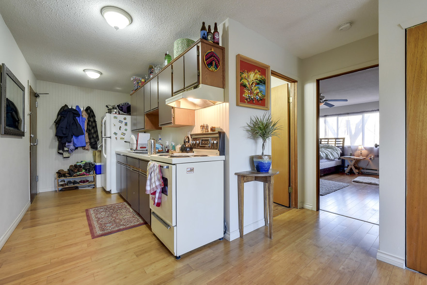 More Photos Of 9103 Glover Rd, Langley Storefront Retail Residential For Lease