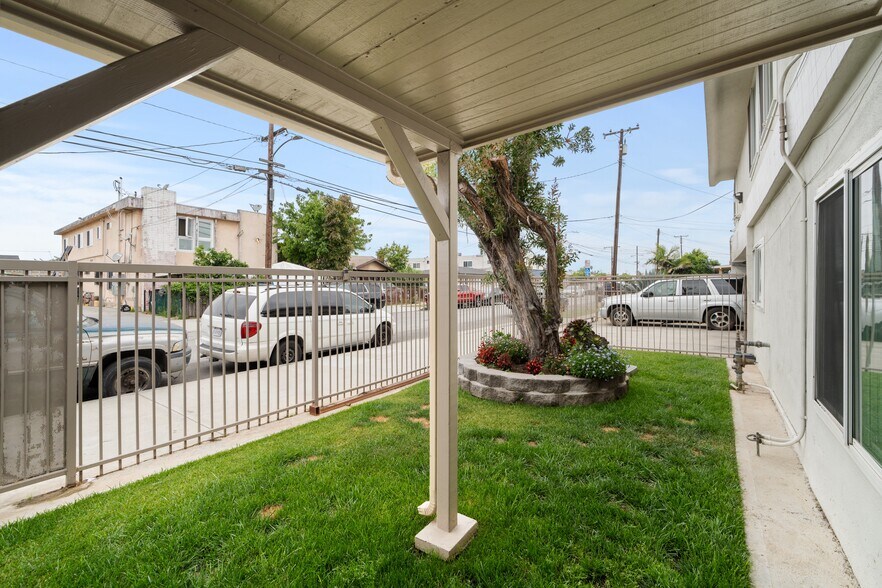 More Photos Of 10720 Burin Ave, Lennox Apartments For Sale