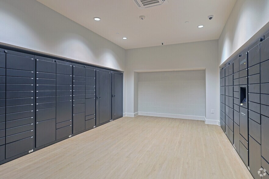 More Photos Of 760 Airport Blvd, Austin Apartments For Lease