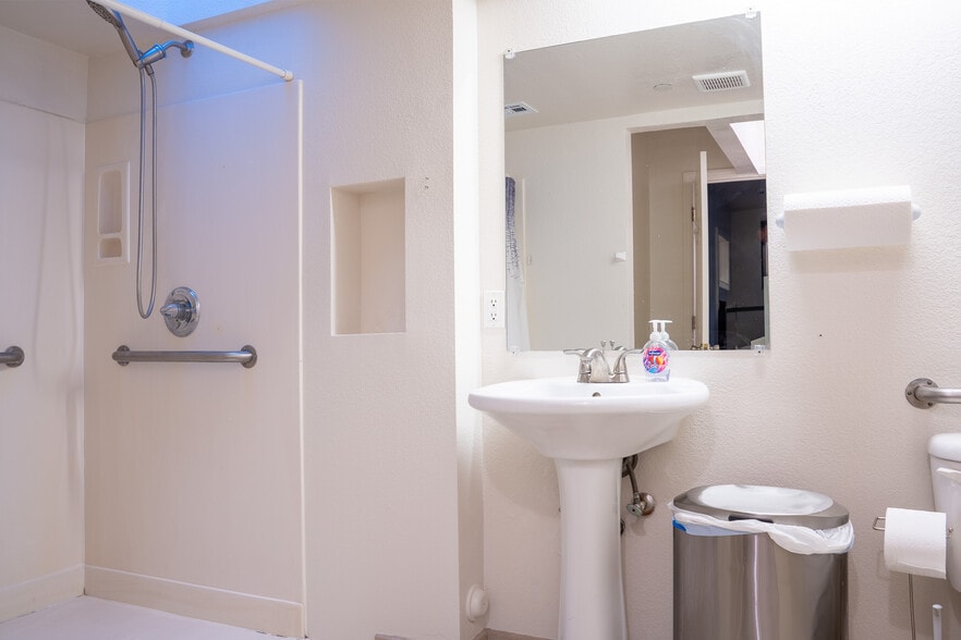 More Photos Of 14030 N El Pueblo Blvd, Fountain Hills Assisted Living For Sale
