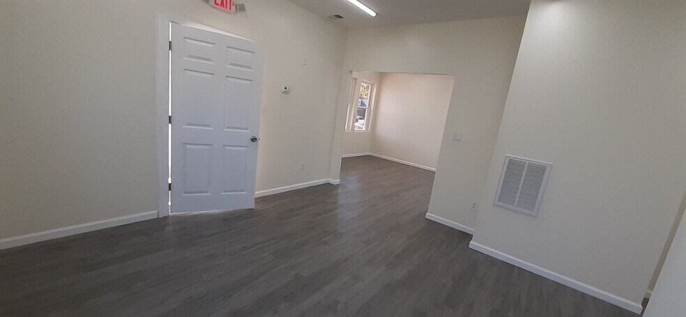 More Photos Of 4114 Dill Rd, Richmond Storefront Retail Office For Sale