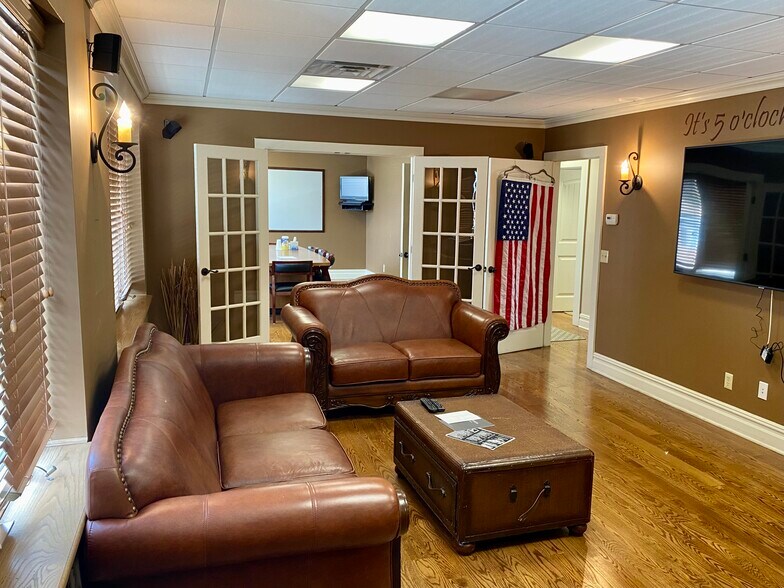 More Photos Of 60 Roseland Ave, Caldwell Office For Sale