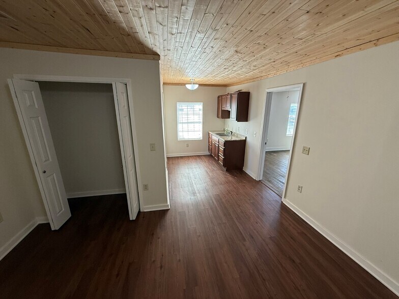 More Photos Of 221 W Main St, Woodbury General Retail For Sale
