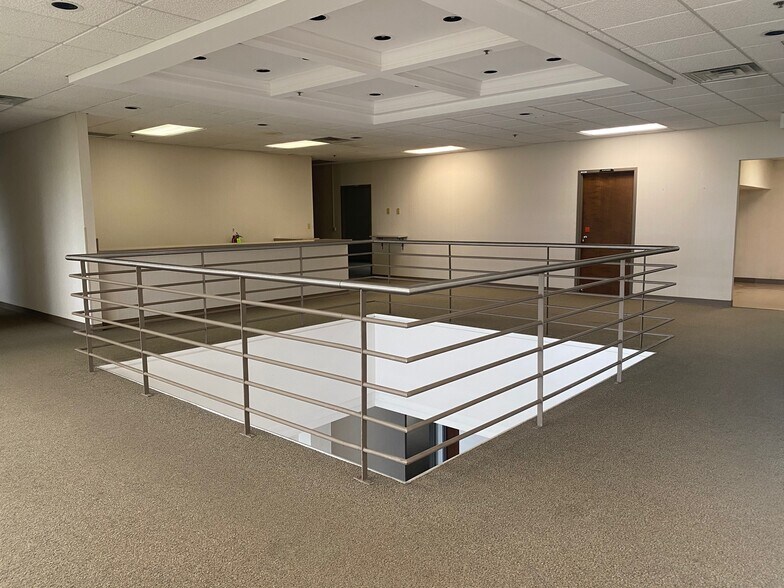 More Photos Of 2633 Campbell Rd, Sidney Office For Sale