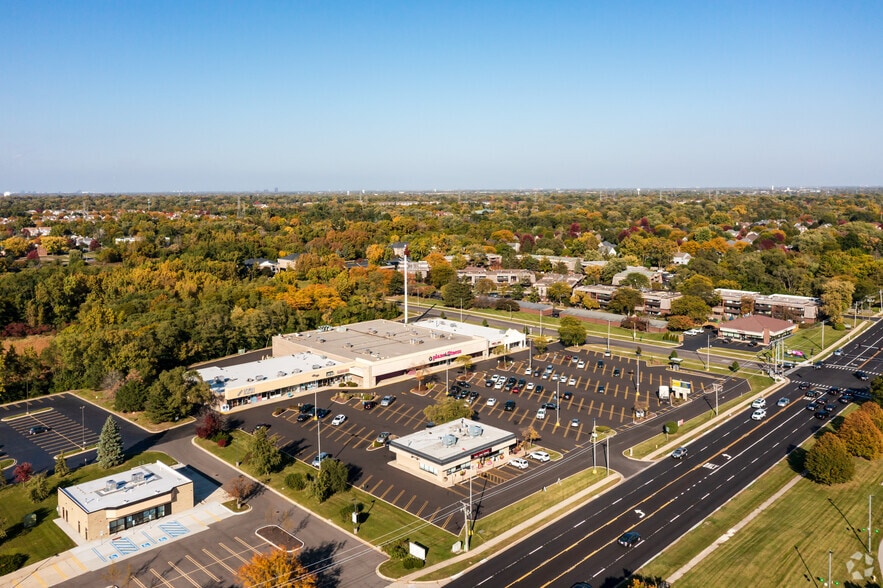 Primary Photo Of 875-901 E Geneva Rd, Carol Stream Freestanding For Lease