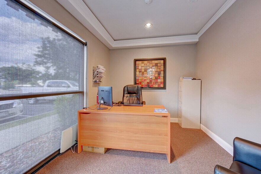 More Photos Of 7030 E 46th Avenue Dr, Denver Warehouse For Sale