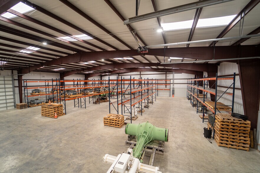 More Photos Of 236 Industrial Park Dr, Victoria Warehouse For Lease