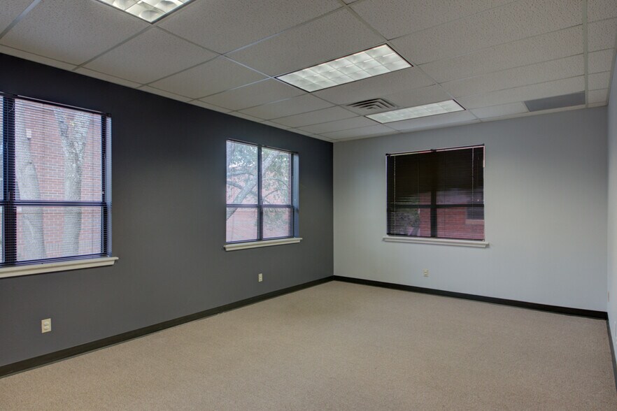 More Photos Of 11824 Jollyville Rd, Austin Medical For Lease