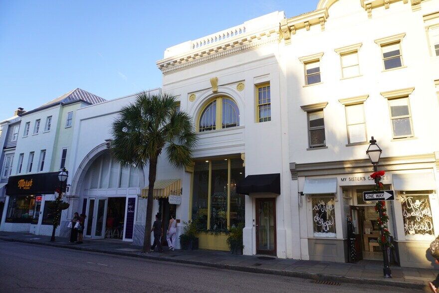 More Photos Of 302 King St, Charleston Storefront Retail Office For Lease