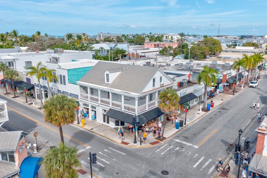 More Photos Of 135 Duval St, Key West Bar For Lease