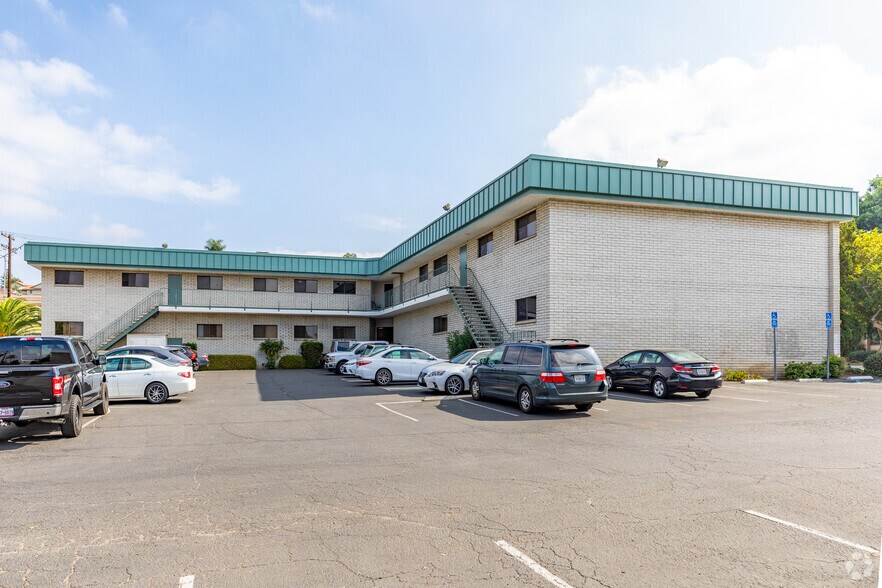 More Photos Of 333 S Juniper St, Escondido Office For Lease