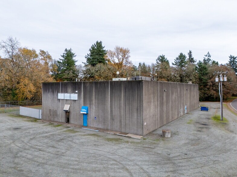 Primary Photo Of 1555-1557 SE Crystal Lake Dr, Corvallis Warehouse For Lease