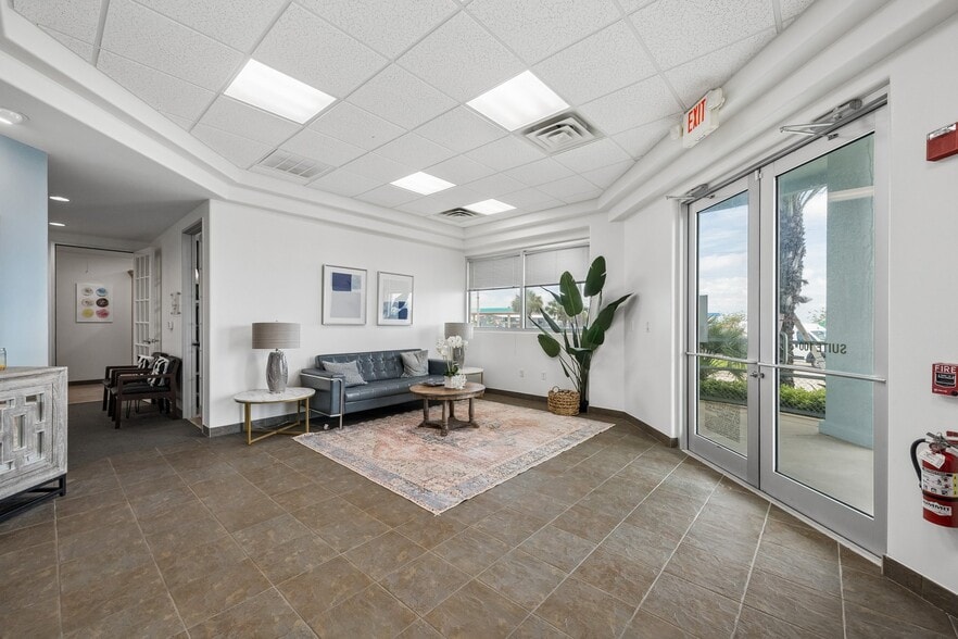More Photos Of 101 Tiki Dr, Tiki Island Office Residential For Sale