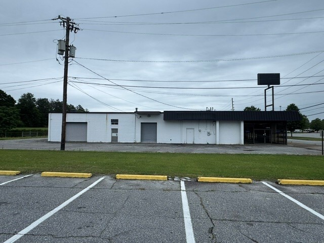 More Photos Of 1870 Midtown Dr, Columbus Flex For Lease