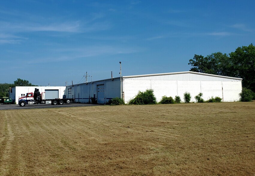 More Photos Of 240 Westminster Rd, West Seneca Warehouse For Lease
