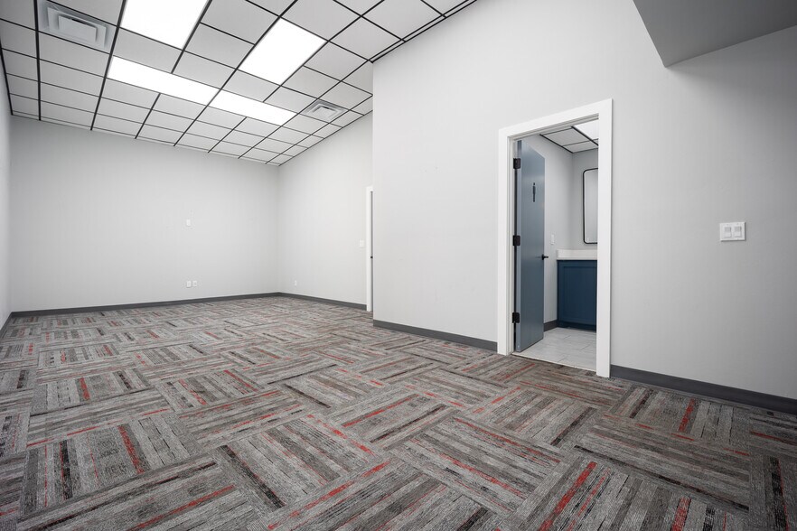 More Photos Of 2805 Broce Dr, Norman Warehouse For Sale