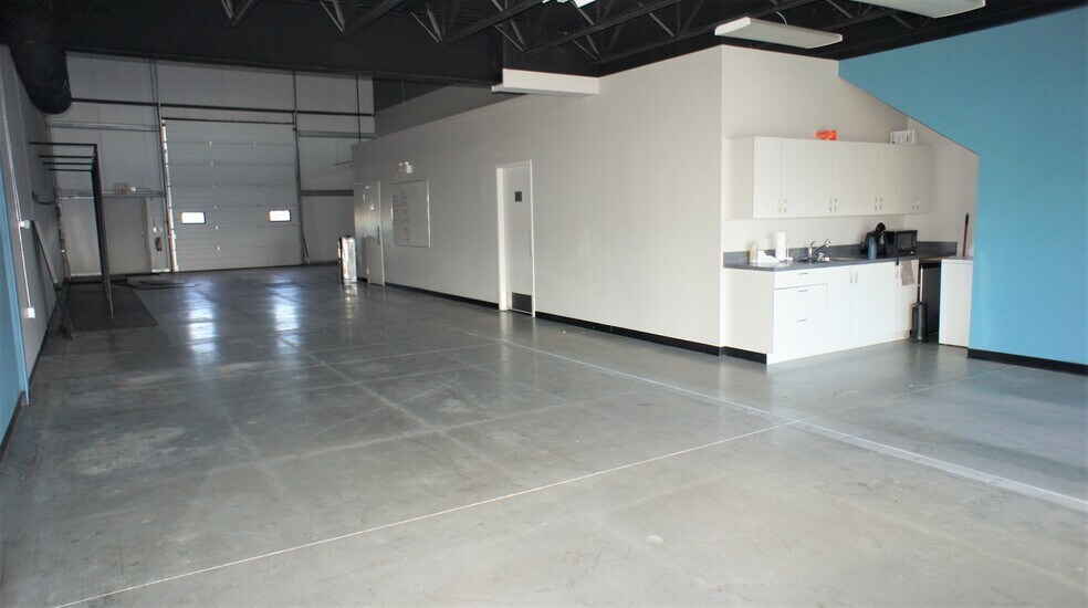 More Photos Of 280 Portage Clos, Sherwood Park Warehouse For Sale