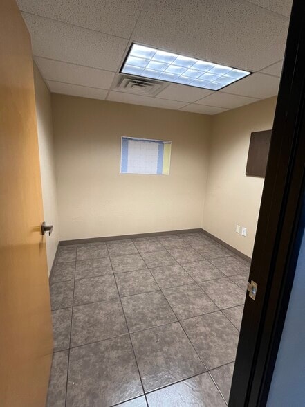 More Photos Of 9212 N Central Ave, Phoenix General Retail For Lease