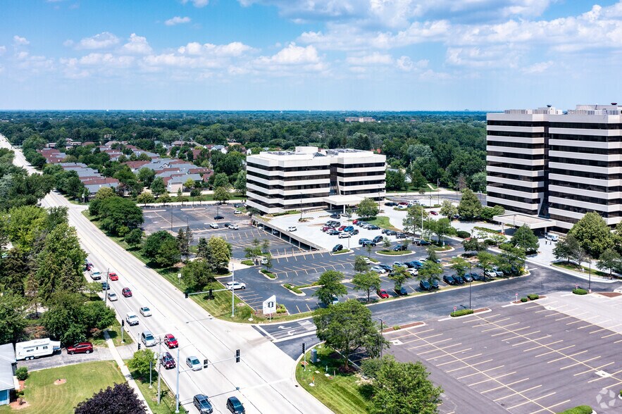 More Photos Of 1801 S Meyers Rd, Oakbrook Terrace Office For Sale