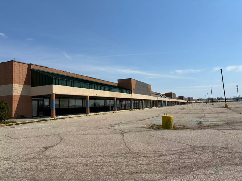 More Photos Of 5537-5597 Salem Ave, Dayton Unknown For Lease