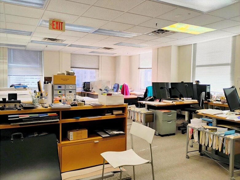 Primary Photo Of 1516-1518 Walnut St, Philadelphia Office For Lease