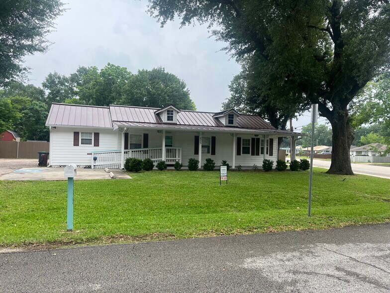 More Photos Of 715 Kane St, Tomball Office Residential For Lease