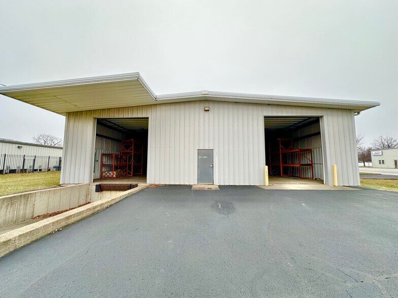 More Photos Of 140 State St, Calumet City Warehouse For Sale