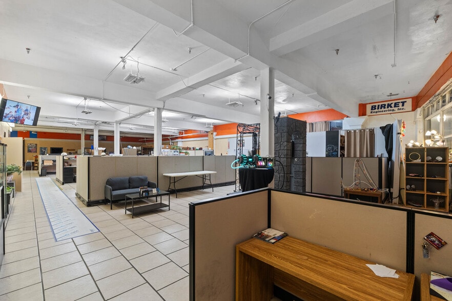 More Photos Of 162 W Plant St, Winter Garden General Retail For Lease