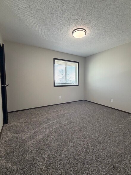 More Photos Of 4617 S Baha Ave, Sioux Falls Apartments For Sale