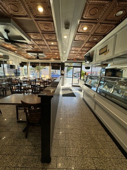 More Photos Of 908-912B Hempstead Tpke, Franklin Square Restaurant For Sale