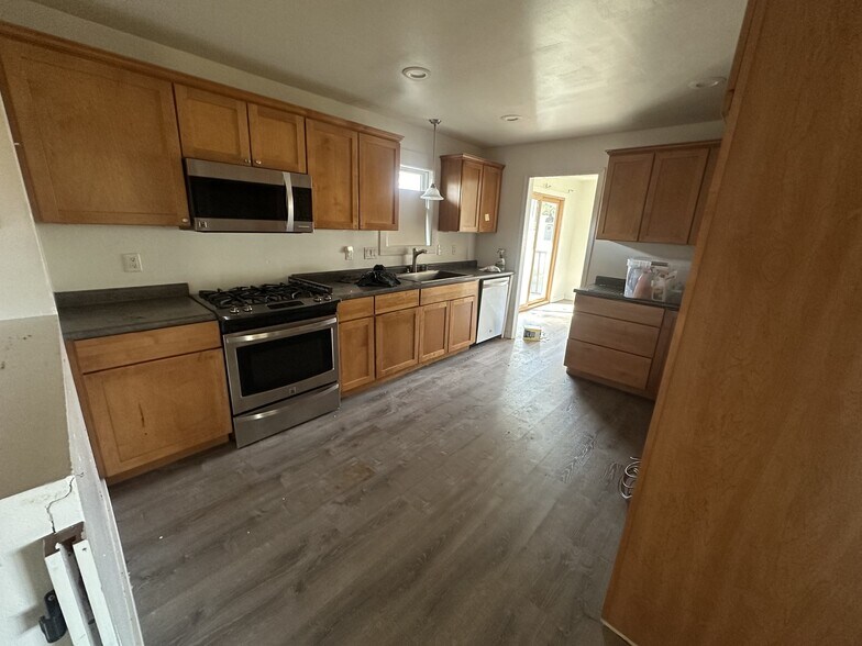 More Photos Of 10291 US Highway 14, Mazomanie Hotel For Sale