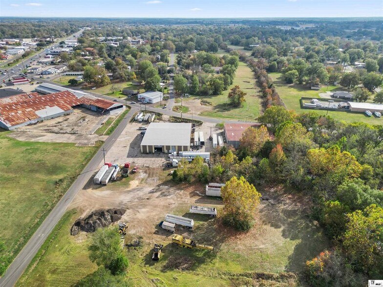 More Photos Of 830 Carter St, Winnsboro Industrial For Sale