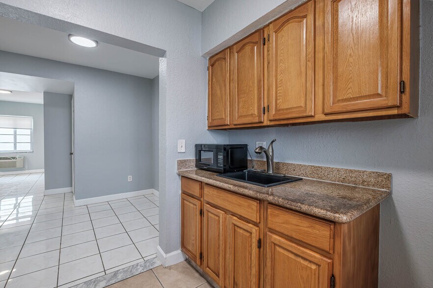 More Photos Of 951 Jefferson Ave, Miami Beach Multifamily For Sale