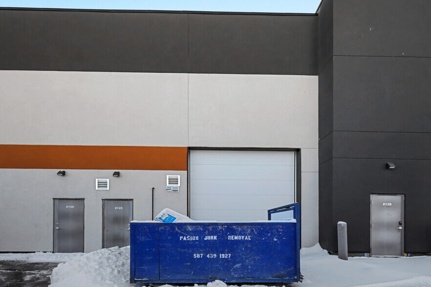 More Photos Of 270 Nolanridge Cres, Calgary Storefront Retail Office For Lease