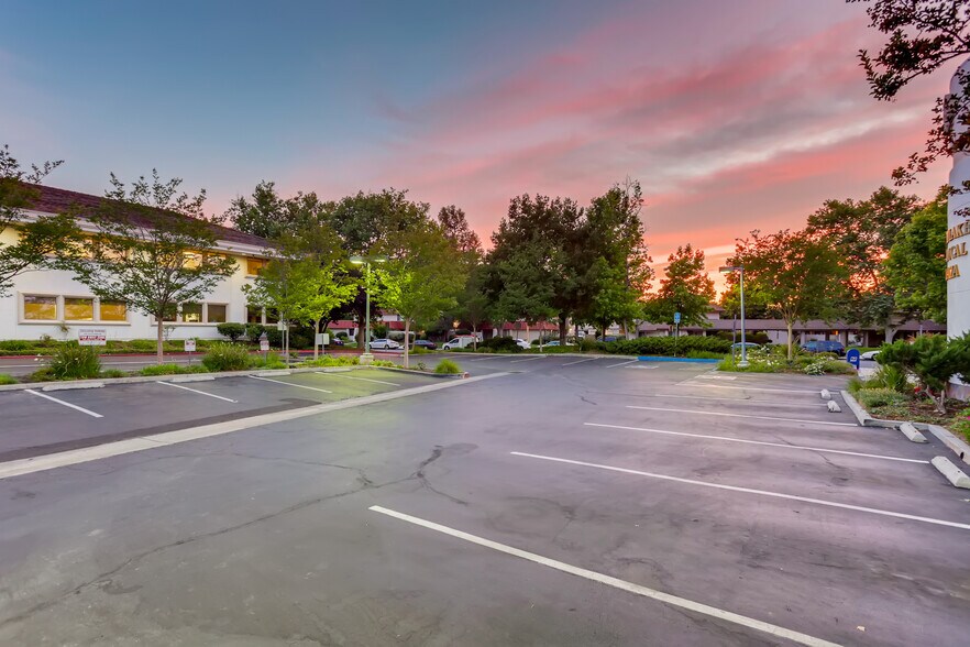 More Photos Of 1220 La Venta Dr, Westlake Village Medical For Lease
