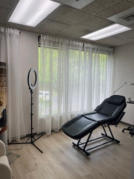 More Photos Of 101 Bradford Rd, Wexford Medical For Lease