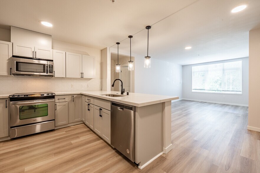 More Photos Of 1900 Queen Anne Ave N, Seattle Apartments For Lease