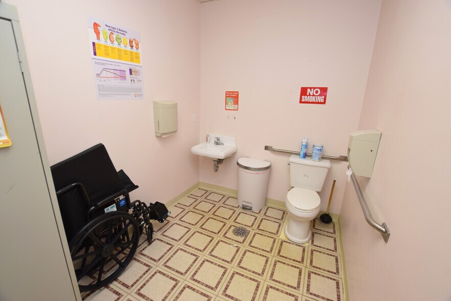 More Photos Of 3380 Beecher Rd, Flint Medical For Lease