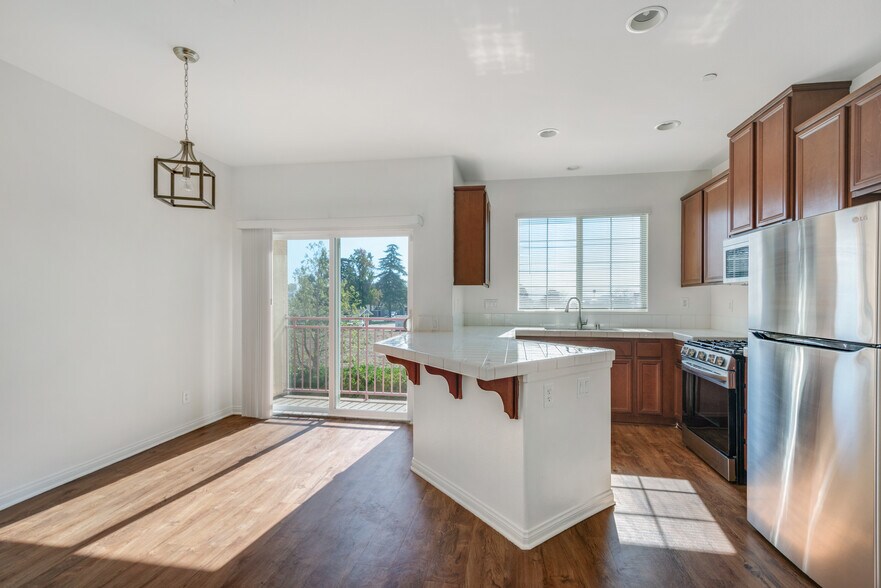 More Photos Of 703 Allegheny Ave, Beaumont Apartments For Sale