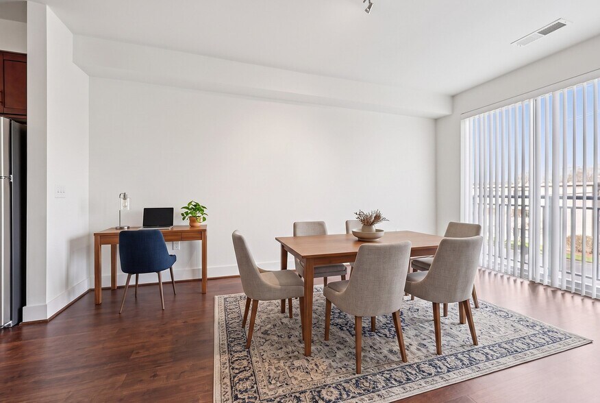 More Photos Of 9142 Richmond Hwy, Fort Belvoir Apartments For Lease