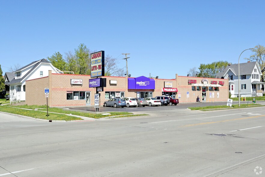 More Photos Of 509-533 10th St, Port Huron Storefront For Lease
