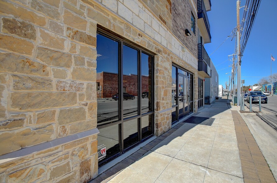 More Photos Of 810 S Rock St, Georgetown Apartments For Lease