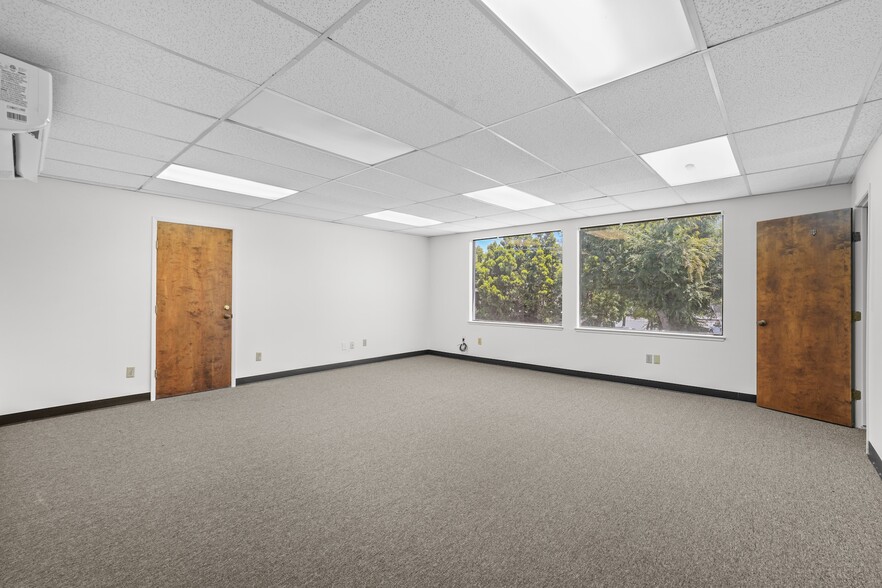 More Photos Of 4127 Bay St, Fremont Office For Lease
