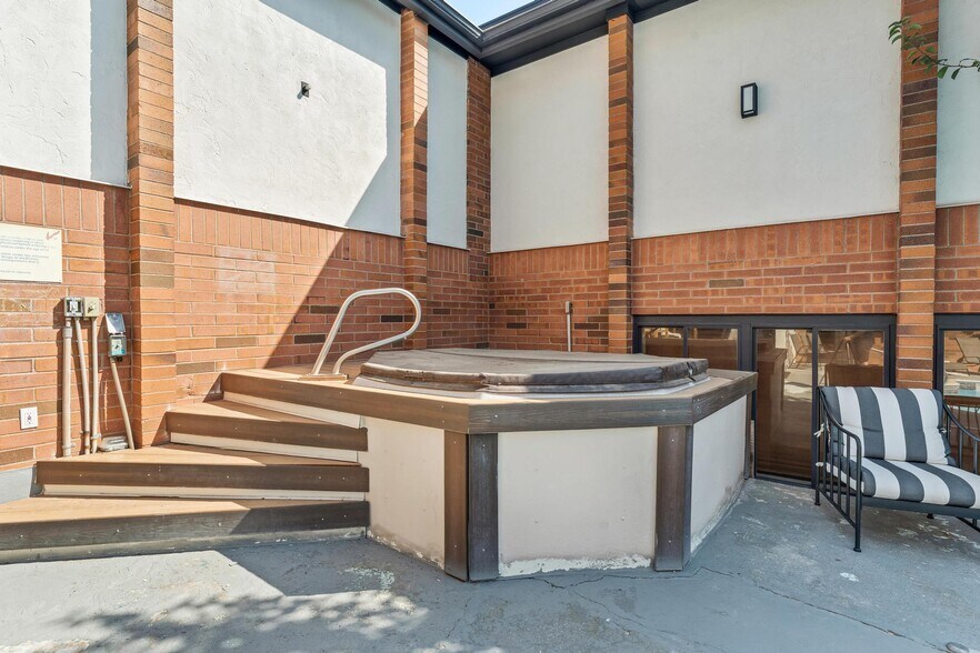 More Photos Of 333 N Main St, Richfield Hotel For Sale