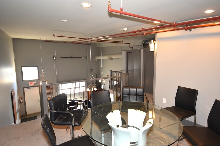 More Photos Of 9903 209 St NW, Edmonton Warehouse For Sale