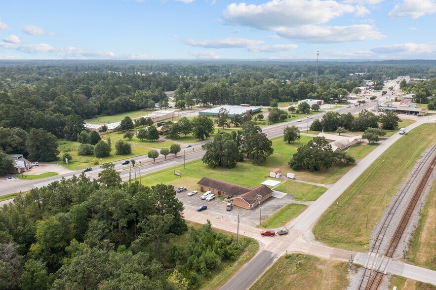 More Photos Of 100 E Borden St, Diboll Religious Facility For Sale