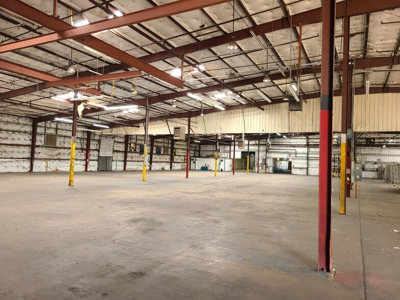 More Photos Of 12011 Laney Rd, Tyler Manufacturing For Lease