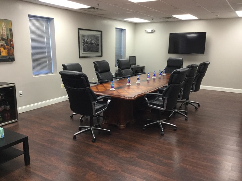 More Photos Of 575 Prospect St, Lakewood Warehouse For Lease