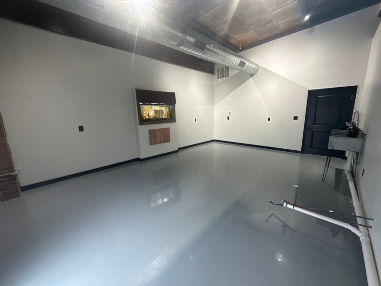 More Photos Of 86 Chestnut St, New Haven Office For Lease